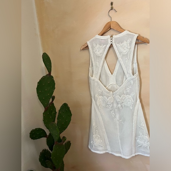 Anthropoligie x Not So Serious by Pallavi Mohan Deep-V Mini Dress Size Medium - Picture 4 of 11